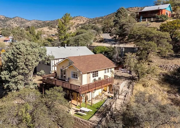 Full House Or With Breath Taking Views In Old Country house Bisbee